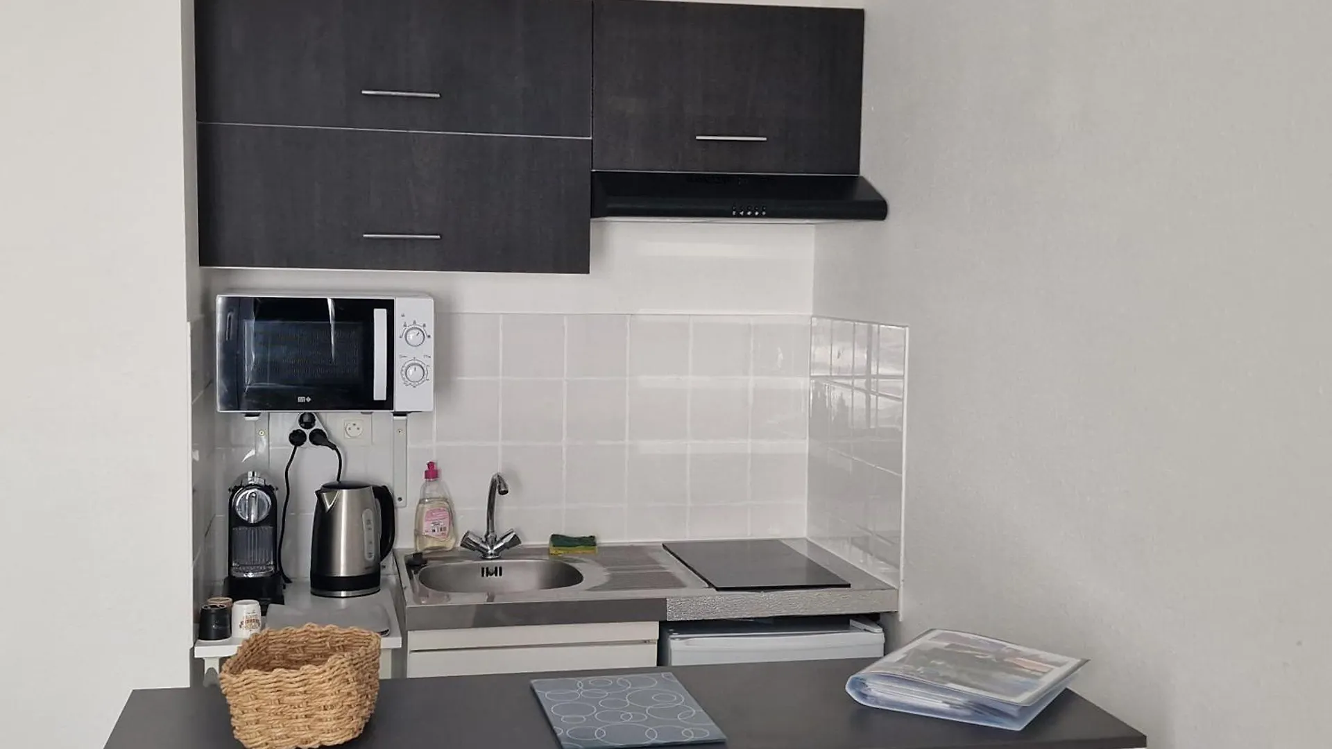 Studio Tranquille Escale Briochine A 2 Pas Du Centre-Ville Avec Place Parking Prive Saint-Brieuc Apartment